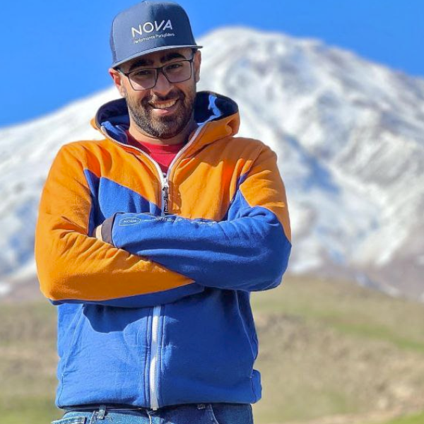 علی حیدری خلبان پاراگلایدر